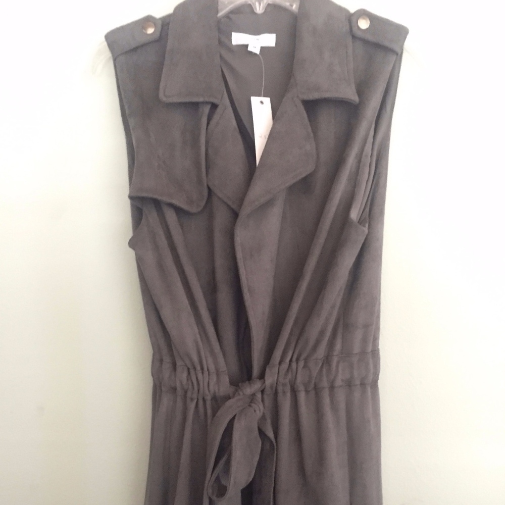 DREW Sleeveless Vest - Perfect Layering Item